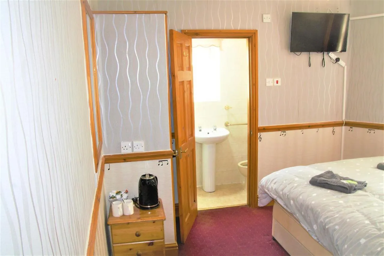 Pine Lodge Hotel Blackpool 3*,
