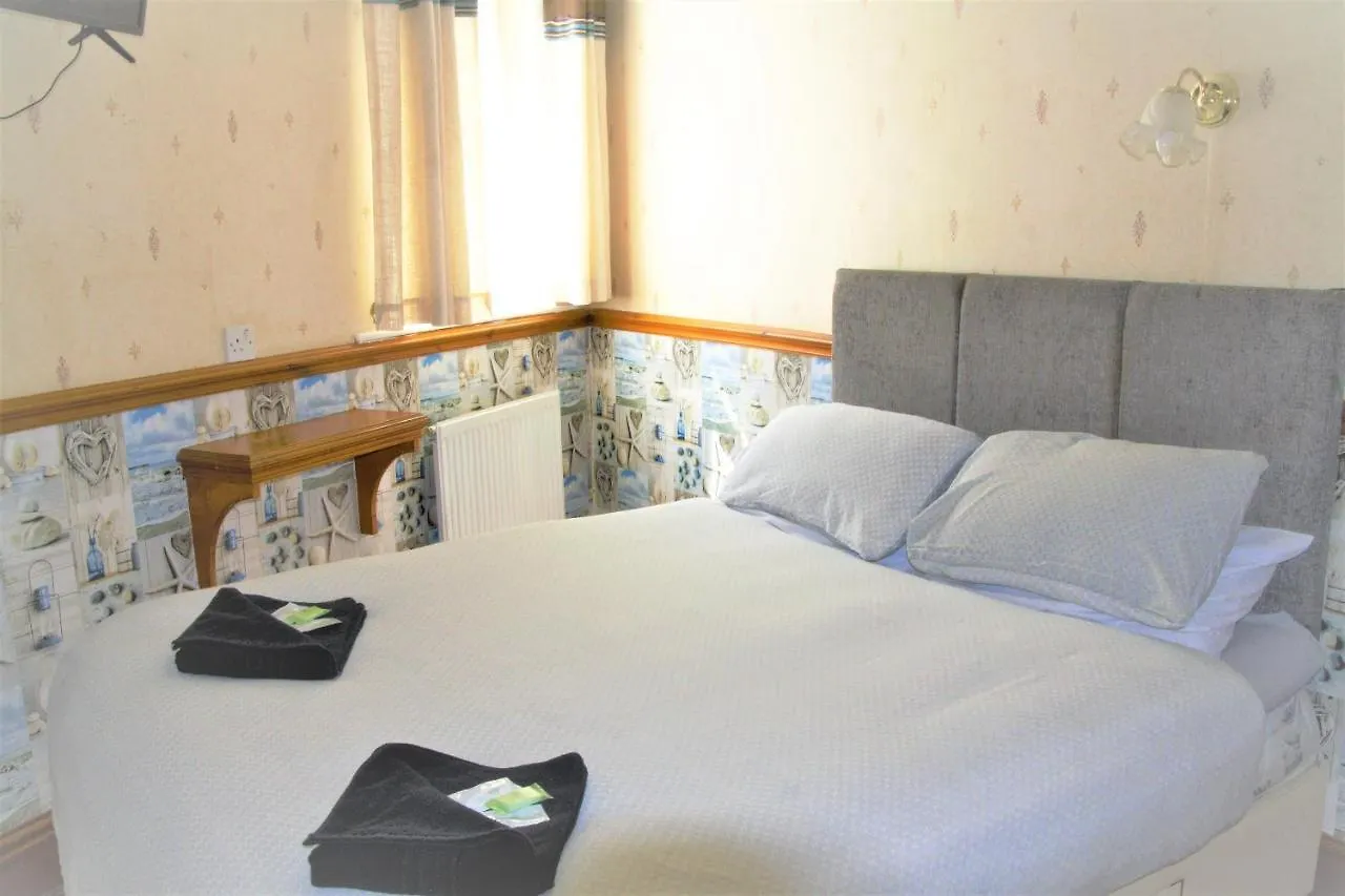 Pine Lodge Hotel Блэкпул