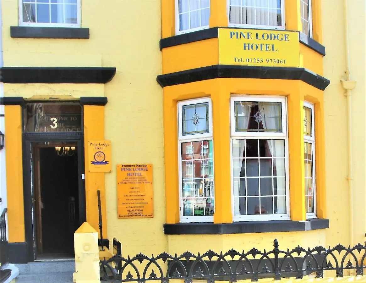 Pine Lodge Hotel Блэкпул