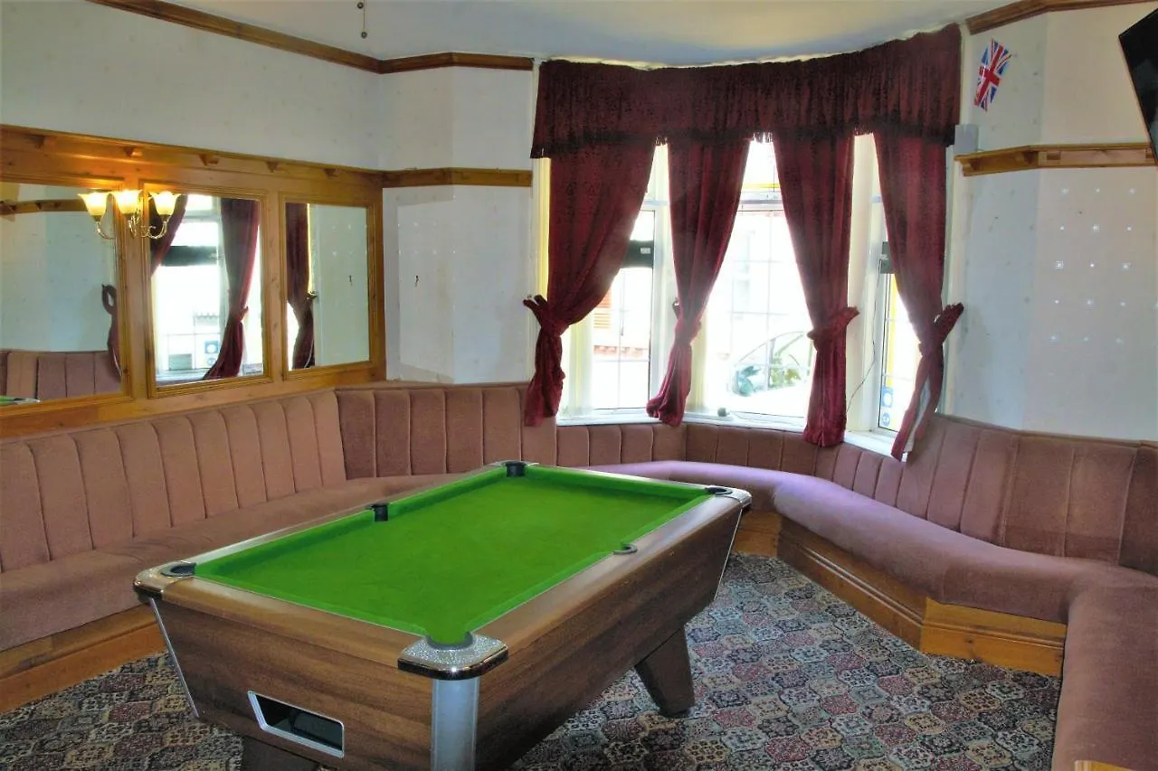 Pine Lodge Hotel Блэкпул