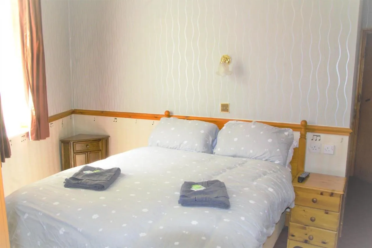 Pine Lodge Hotel Блэкпул Великобритания