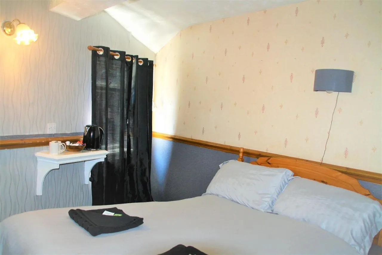 Pine Lodge Hotel Блэкпул